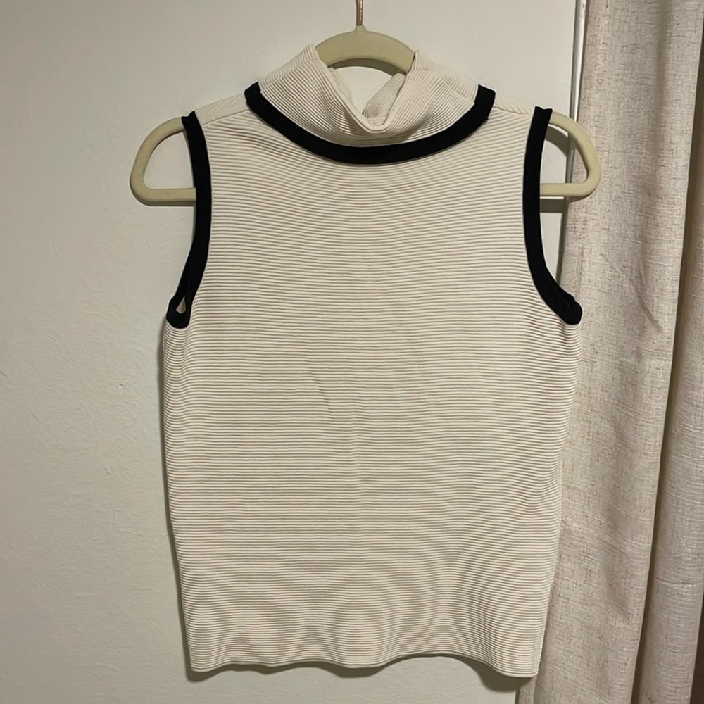 Tomorrowland Sleeveless Turtleneck